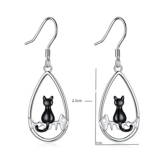 Boucles d'oreille chat noir sur arête